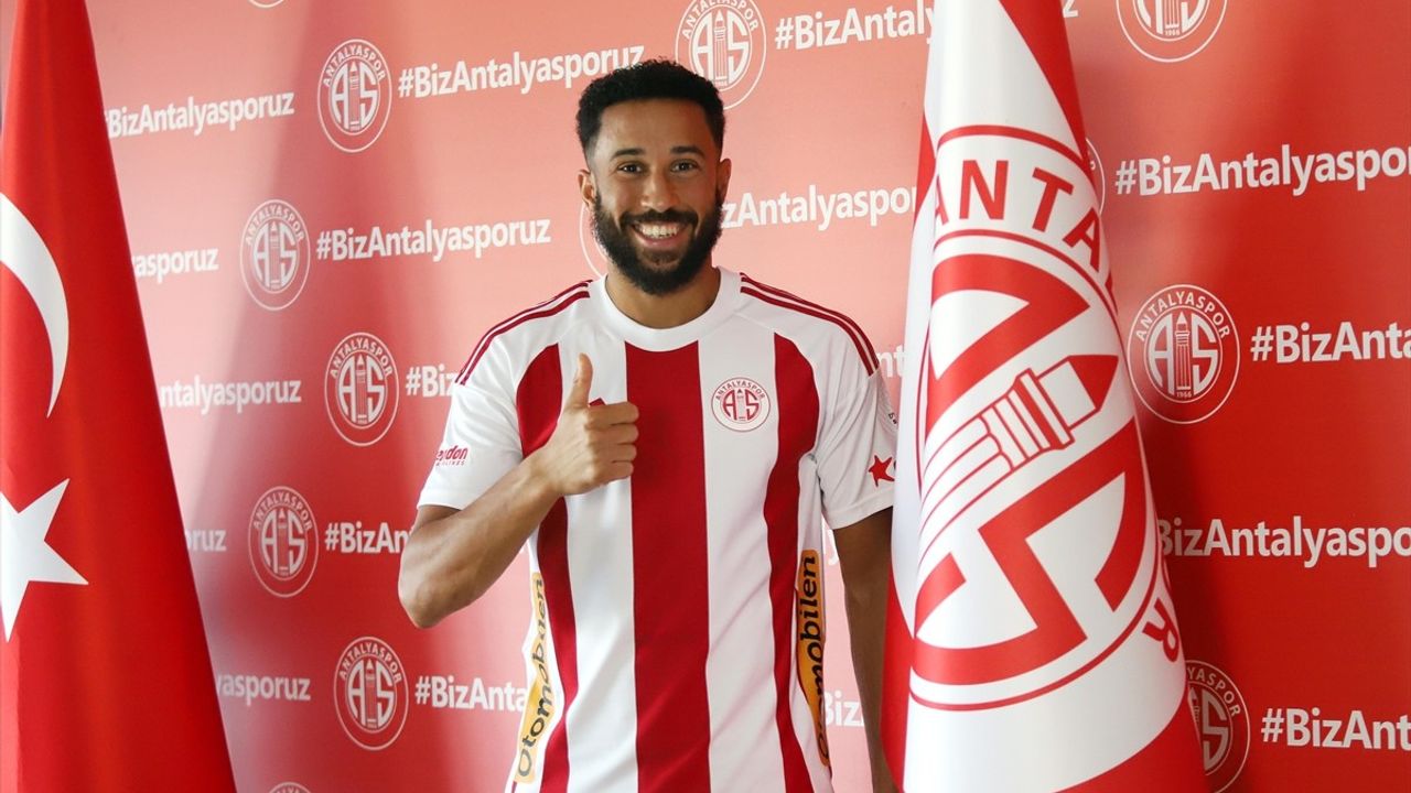 Antalyaspor Andros Townsend ile Anlaştı