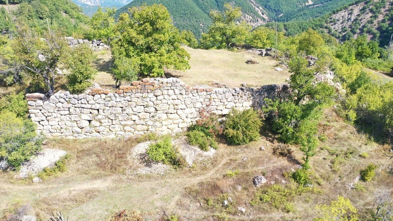 Artvin'de Tarihi Yapı İçin Arkeolojik Kazı Çalışmaları Başladı