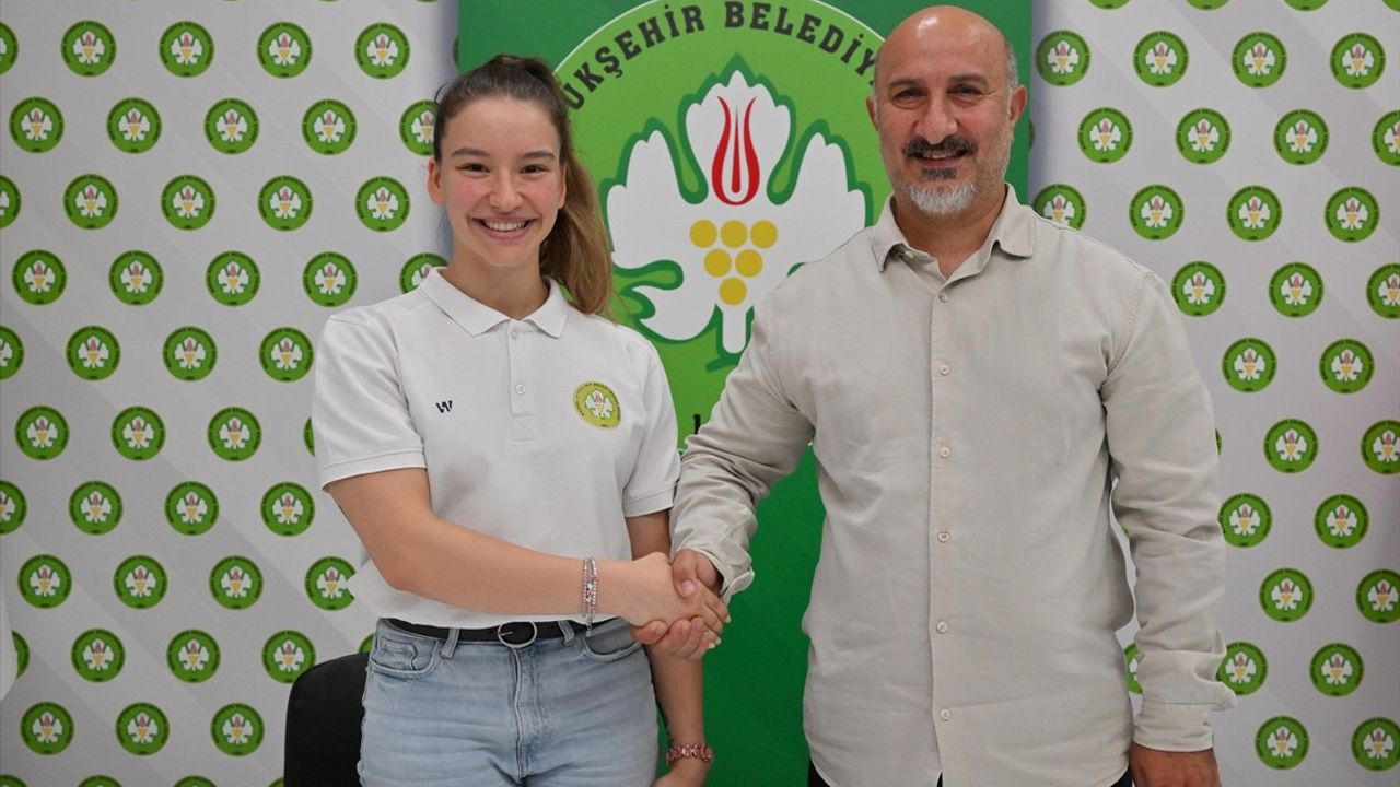 Ayşe Begüm Onbaşı Manisa Büyükşehir Belediyespor'da Yeniden