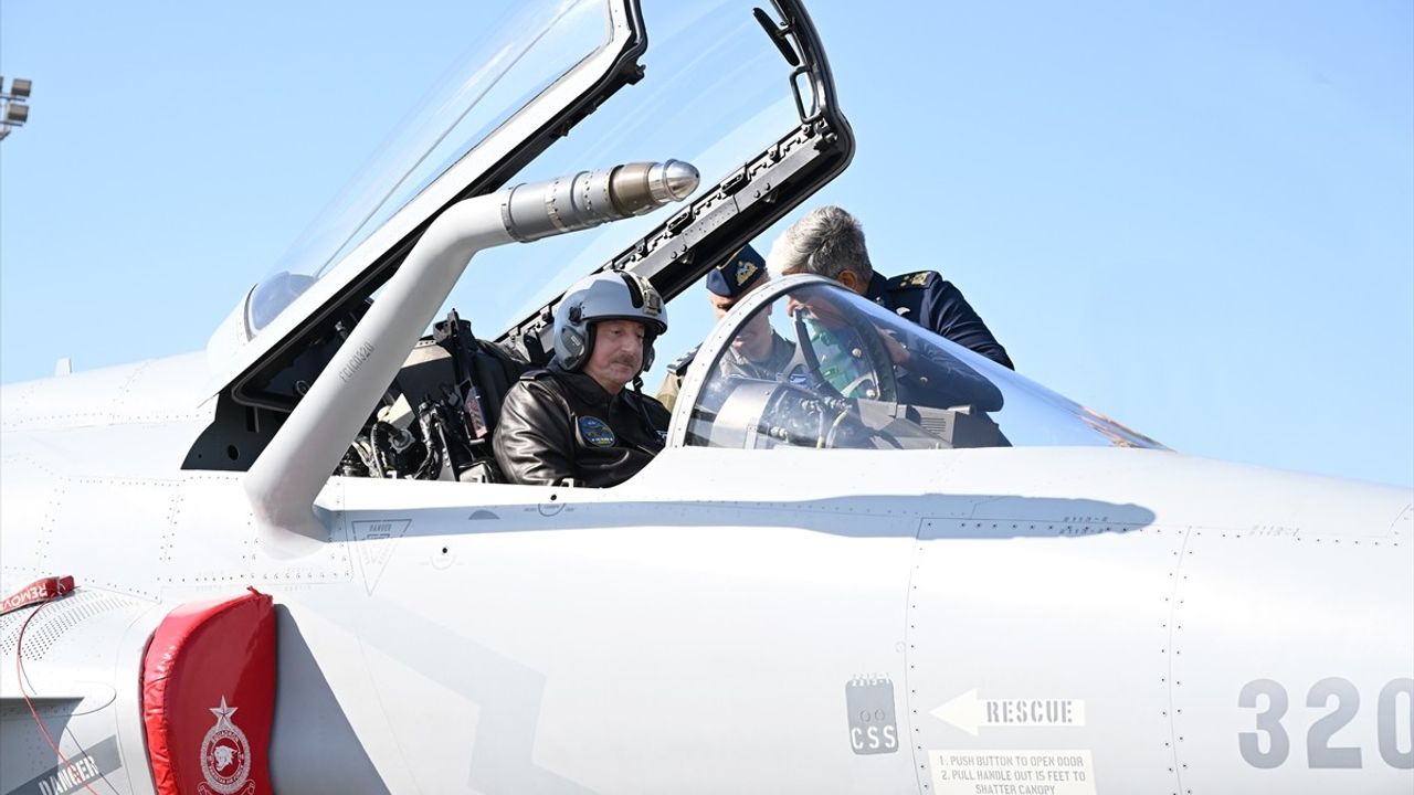 Azerbaycan JF-17C Savaş Uçaklarını Teslim Aldı