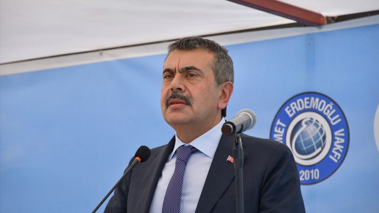 Bakan Tekin Adıyaman'da Eğitim Müfredatını Tanıttı