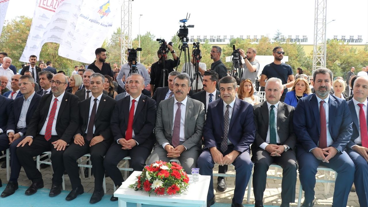 Bakan Tekin, Elazığ'da İbrahim Taşel Ortaokulu Açılışında Eğitimdeki Devrimi Anlattı