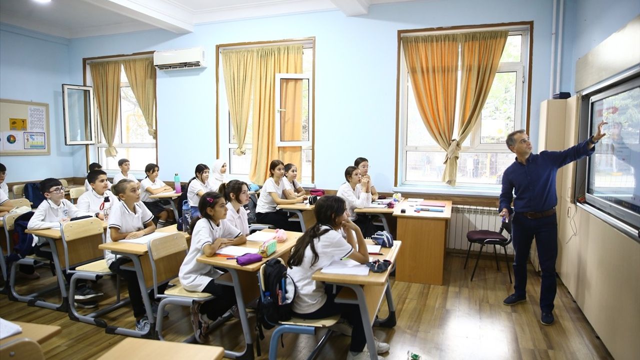 Bakü Türk Anadolu Lisesi Mezunları: Kardeşliğin Teminatı