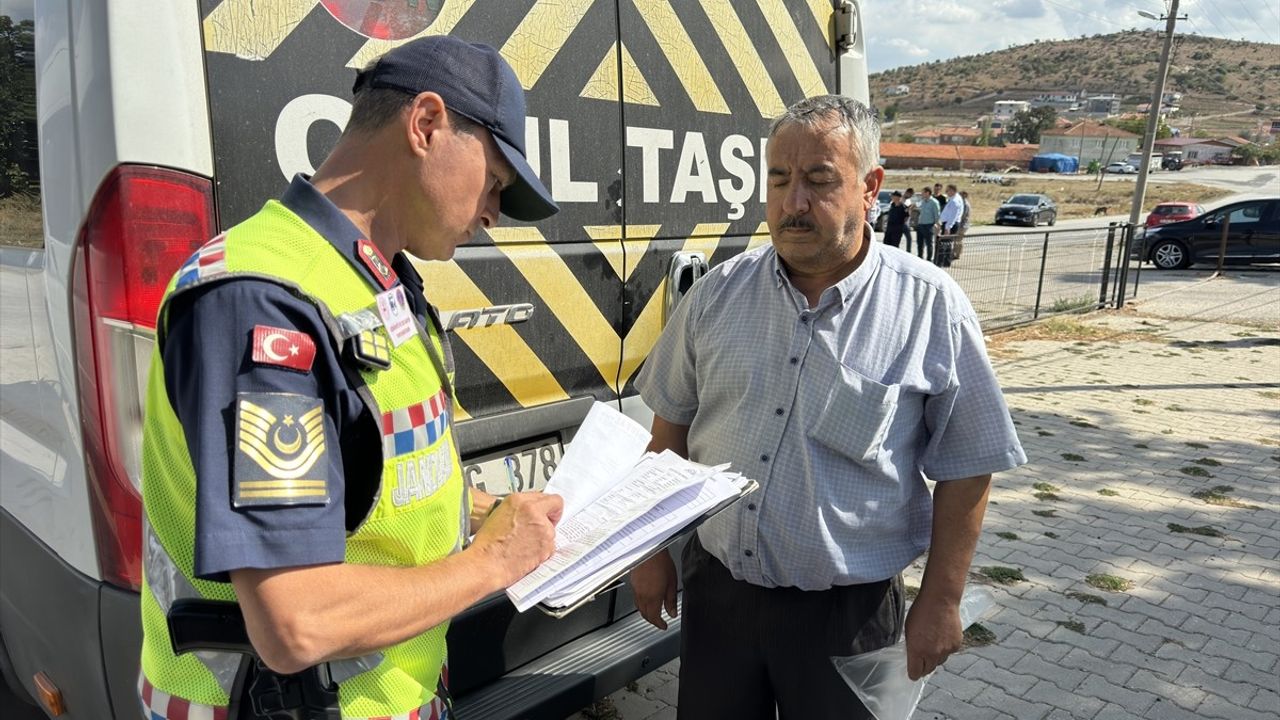 Balıkesir'de Jandarma Ekiplerinden Öğrencilere Güvenli Eğitim Desteği