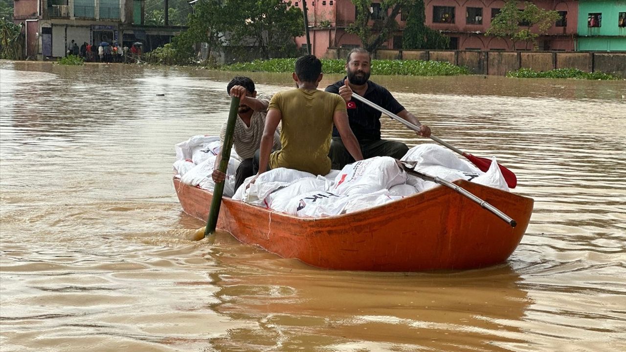 Bangladeş'teki Sel Felaketine TİKA'dan Acil Yardım