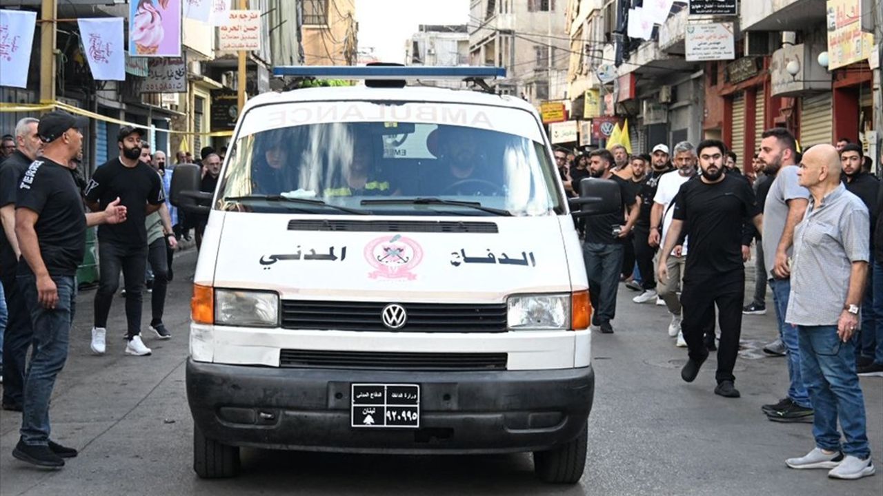 Beyrut'ta Hizbullah Cenazesi Yakınında Patlamalar