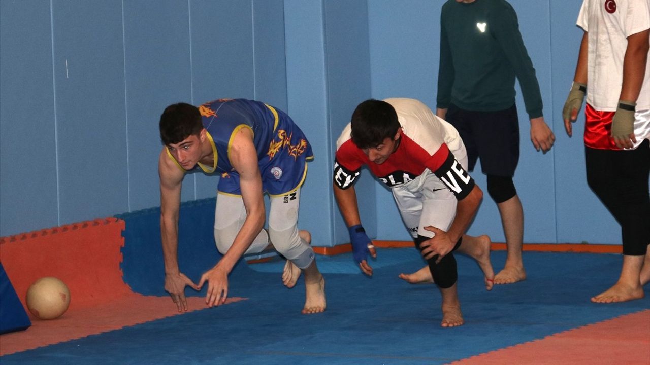 Burak Tez, Dünya Wushu Şampiyonası'na Hazırlanıyor