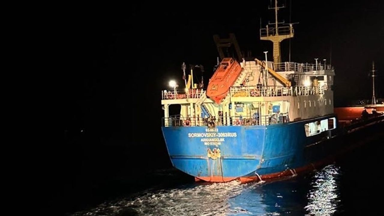 Çanakkale Boğazı'nda Arızalanan Kargo Gemisi Başarıyla Kurtarıldı