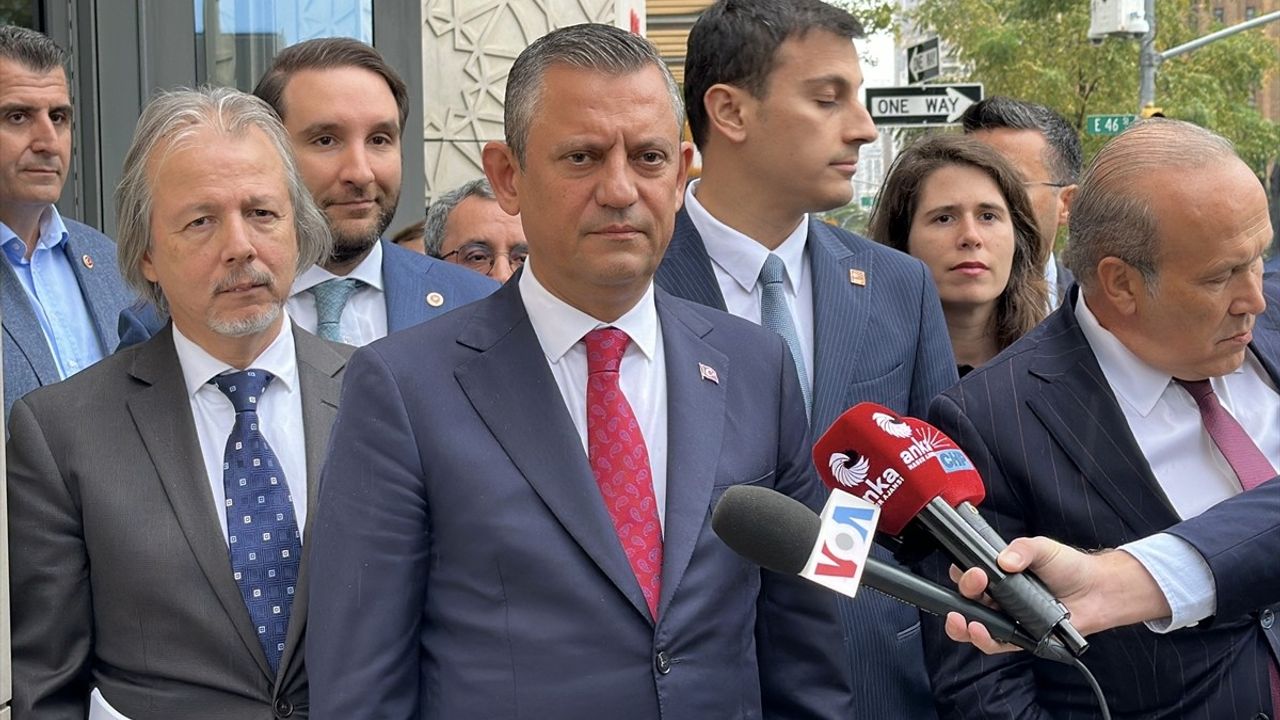 CHP Lideri Özgür Özel'den Türkevi'ne Ziyaret