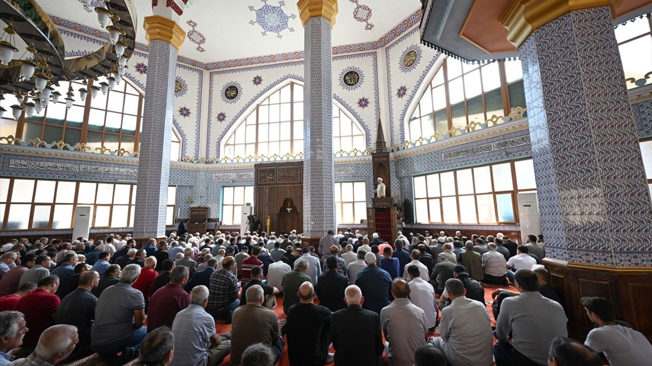 Diyanet İşleri Başkanı Erbaş: Ahilik ve Ticarette Dürüstlüğün Önemi