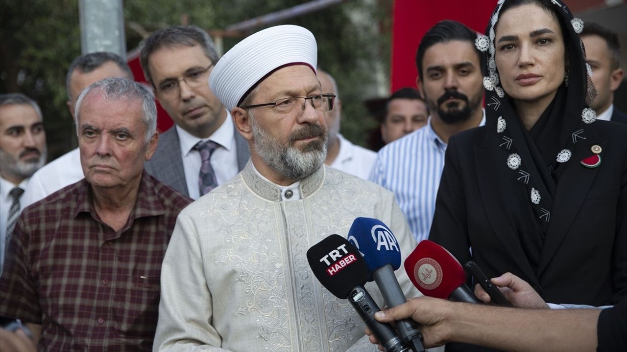 Diyanet İşleri Başkanı Erbaş, Ayşenur Ezgi Eygi'nin Ailesini Ziyaret Etti