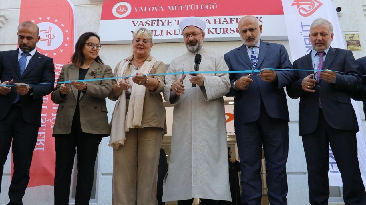 Diyanet İşleri Başkanı, Toplumun Mutluluğu Üzerine Vurgularda Bulundu