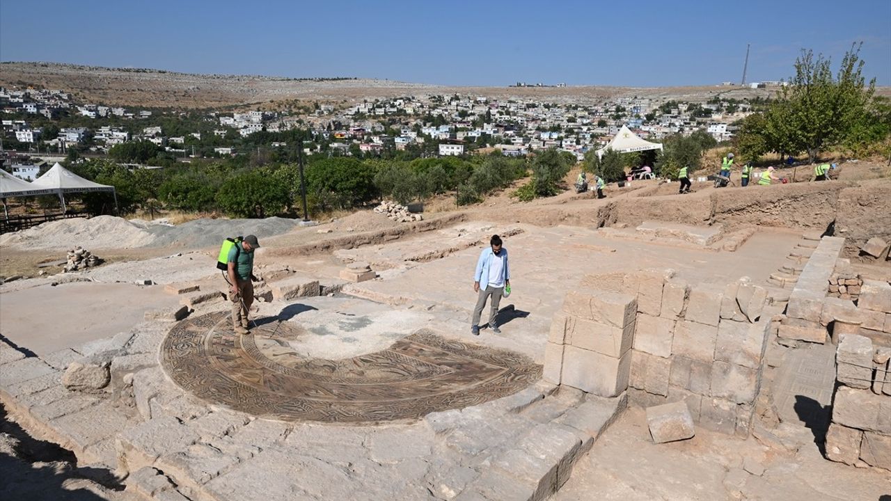 Dülük Antik Kenti'nde 1600 Yıllık Mozaikler Turizme Kazandırılıyor