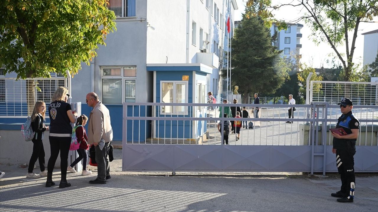 Edirne'de Ebeveyn Polis ile Güvenli Eğitim Uygulaması