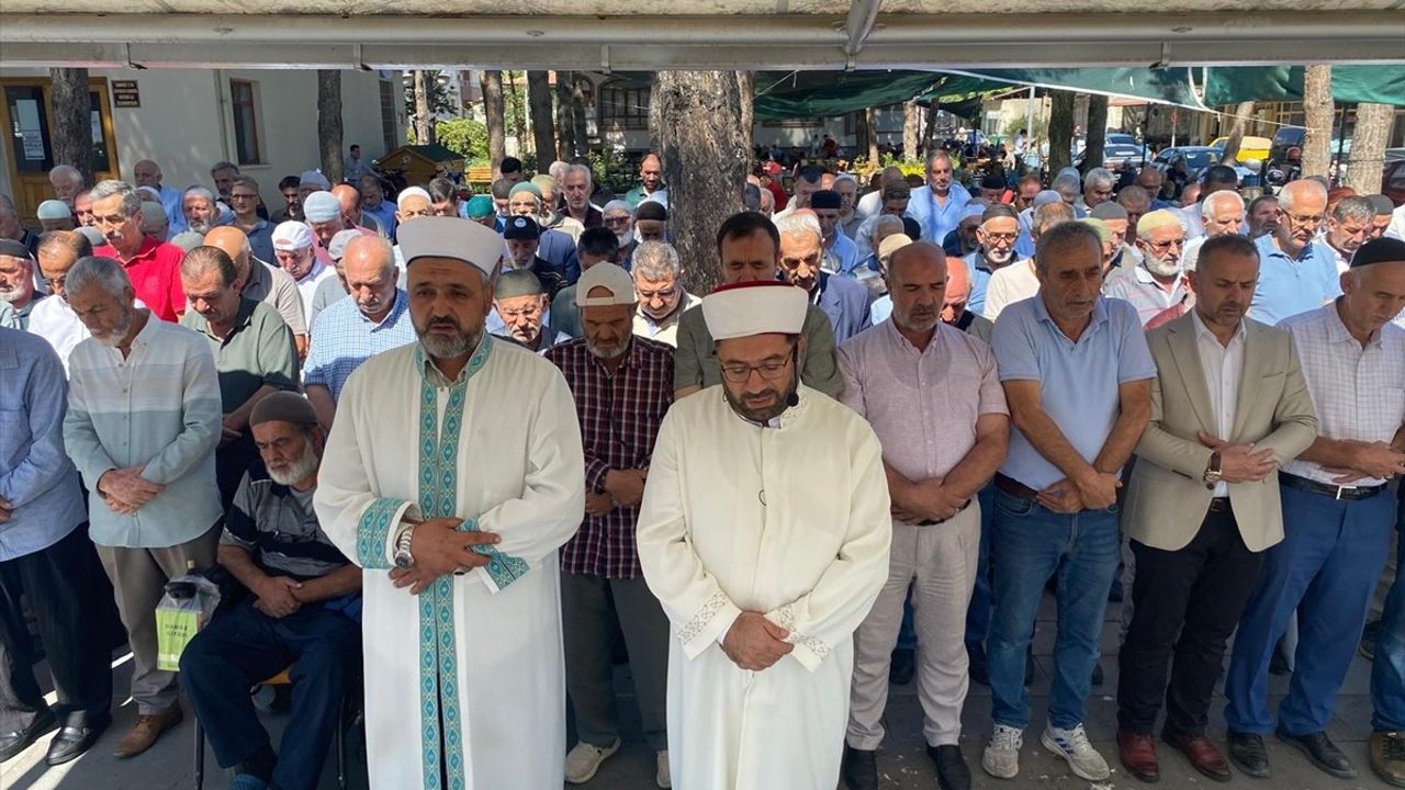 Erzincan'da Ayşenur Ezgi Eygi İçin Gıyabi Cenaze Namazı