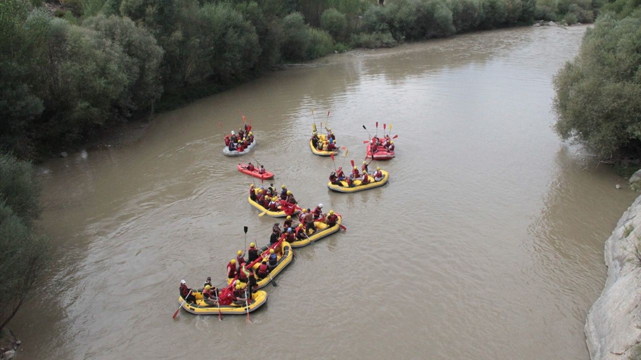 Erzincan'da Gaziler için Rafting Etkinliği Düzenlendi