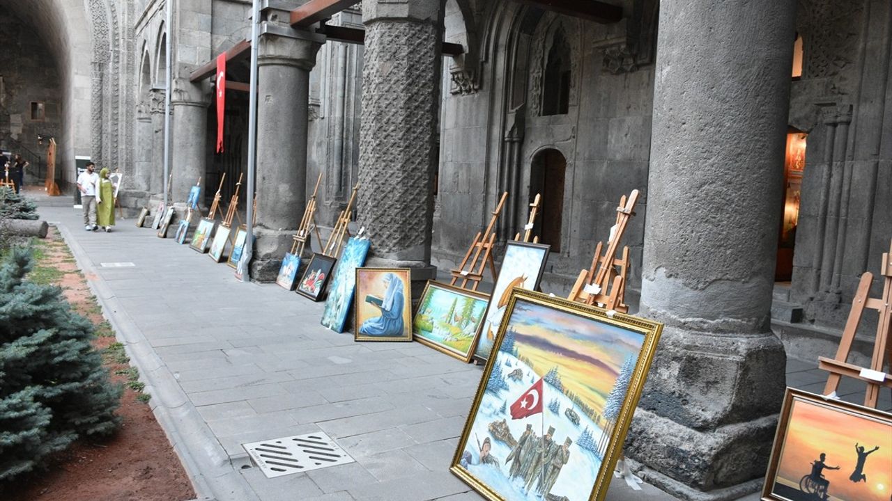 Erzurum'un Tarihi ve Doğası Yağlı Boya Tablo ile Sergilendi