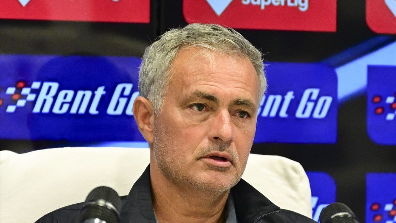 Fenerbahçe Teknik Direktörü Mourinho: Milli Aradan Sonra Önemli Olan 3 Puan