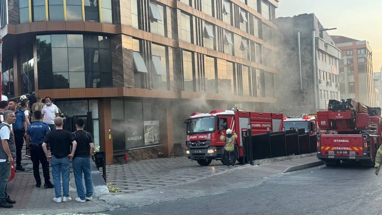 Güngören'de Kumaş İmalathanesinde Yangın Çıktı