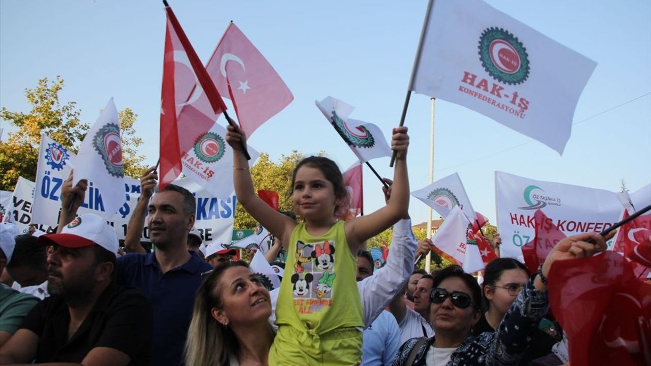 HAK-İŞ Genel Başkanı Mahmut Arslan: Vergi Adaletine Dikkat Çekti