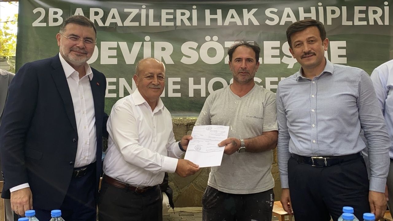 Hamza Dağ, İzmir'de 2B Arazilerinin Tapu Törenine Katıldı