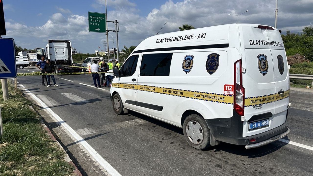 Hatay'da Trafik Kazası: Anne Tedavi Görürken Hayatını Kaybetti