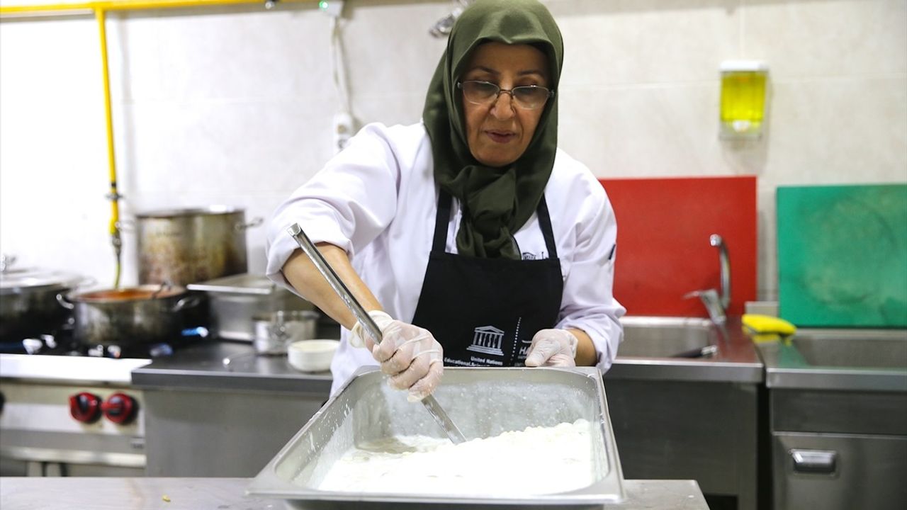 Hatay'ın Soğuk Buğday Çorbası Gastronomi Evi'nde Tanıtıldı