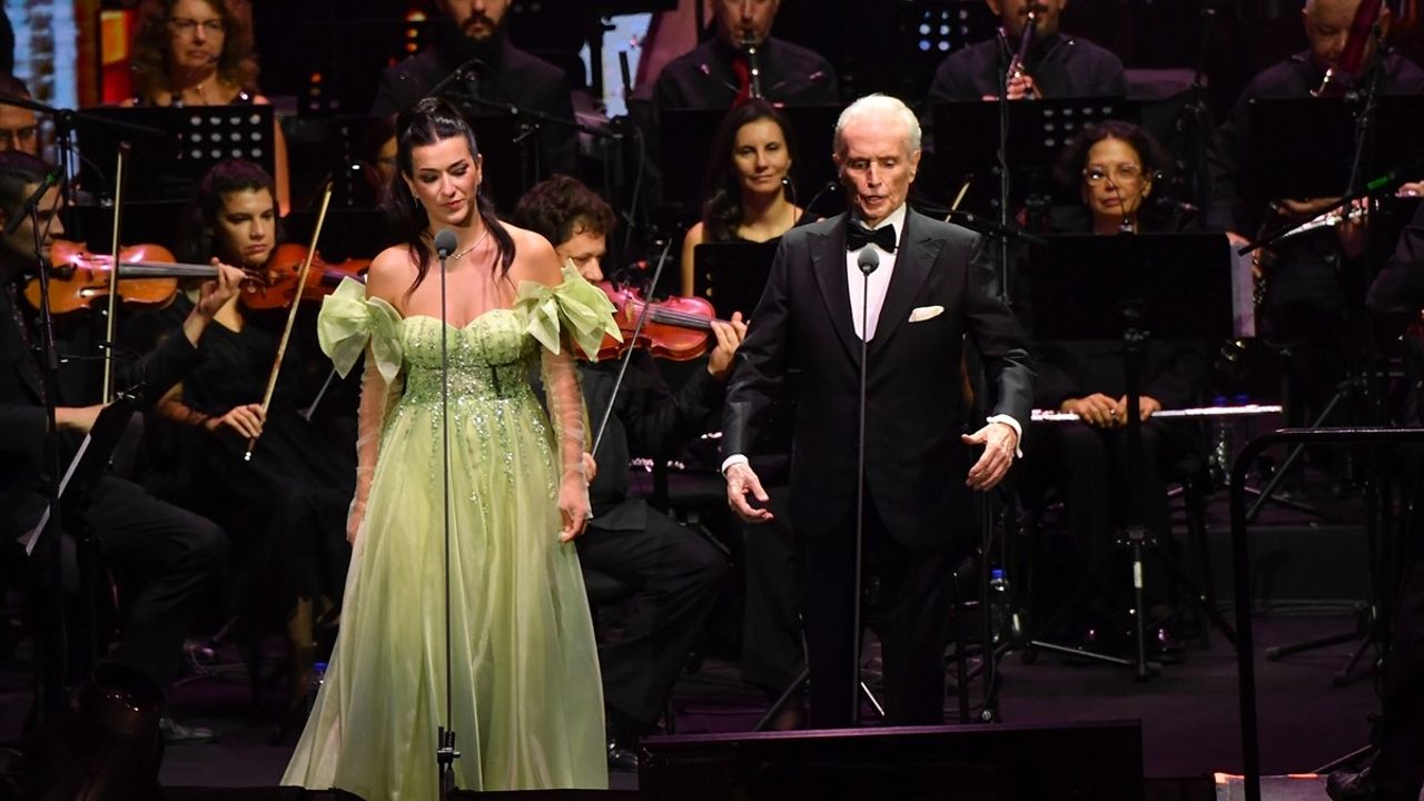 İspanyol Tenor Jose Carreras İstanbul'da Unutulmaz Bir Konser Verdi