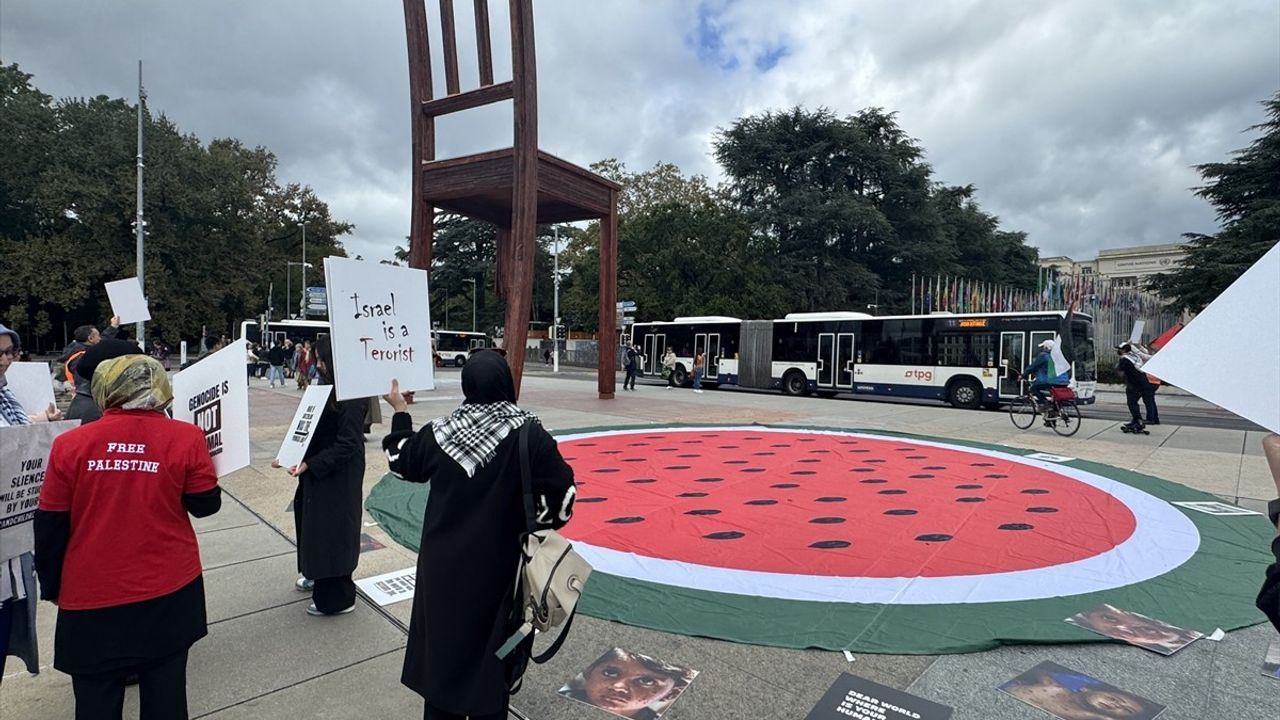 İsrail'in Gazze Saldırıları Protesto Edildi