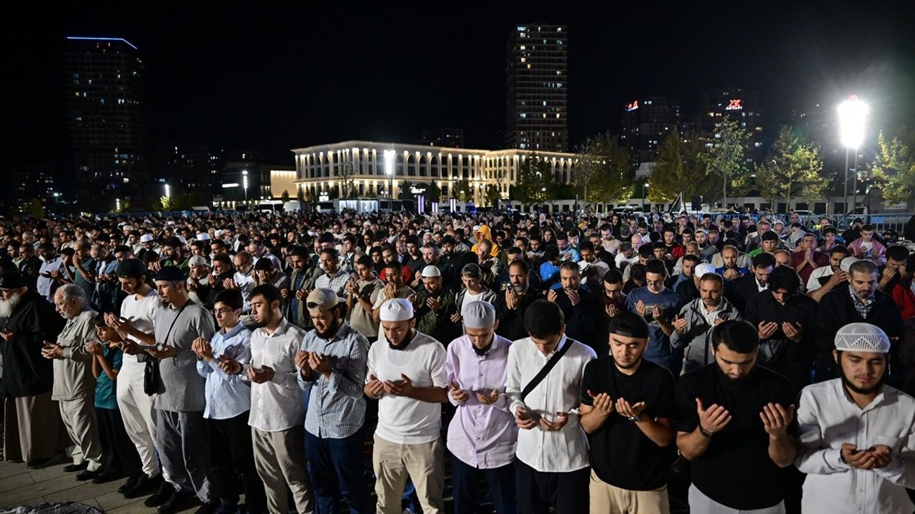 İstanbul'da Gazze'ye Destek Mitingi Düzenlendi