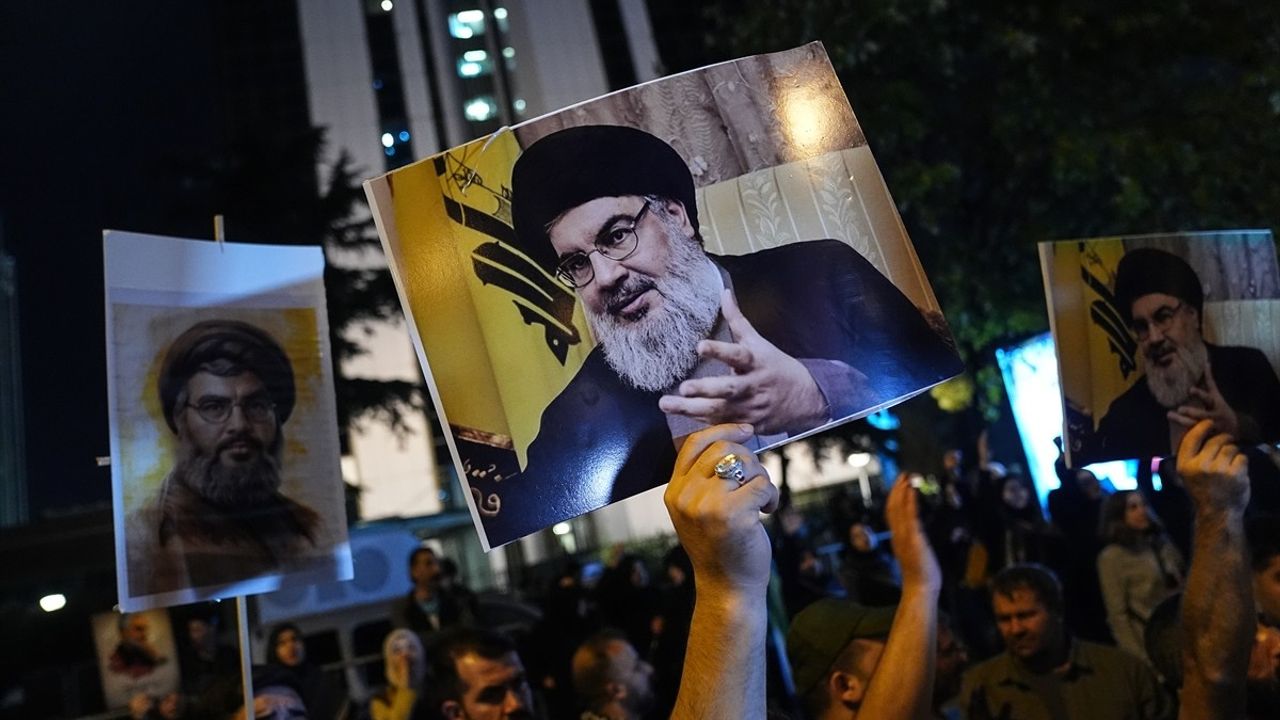 İstanbul'da Hizbullah Lideri Nasrallah'a Yapılan Saldırı Protesto Edildi