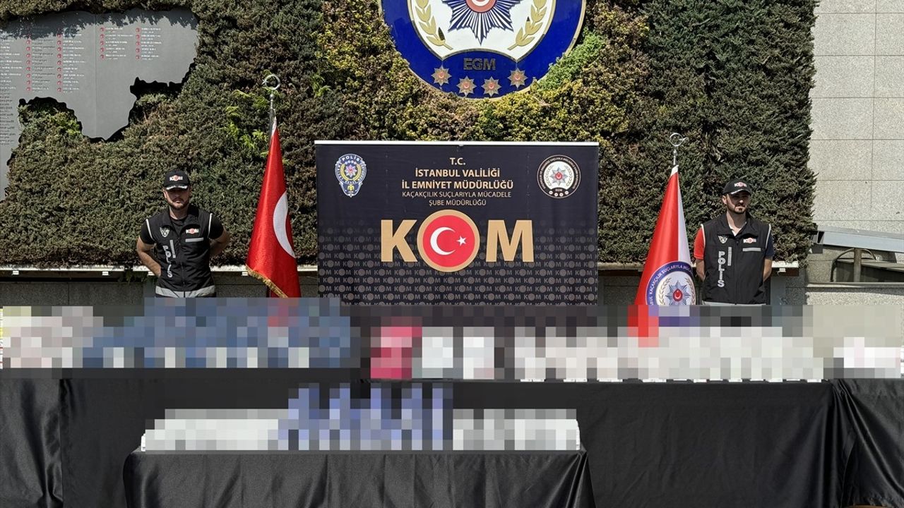 İstanbul'da Kaçak İlaç Operasyonu: 2 Gözaltı