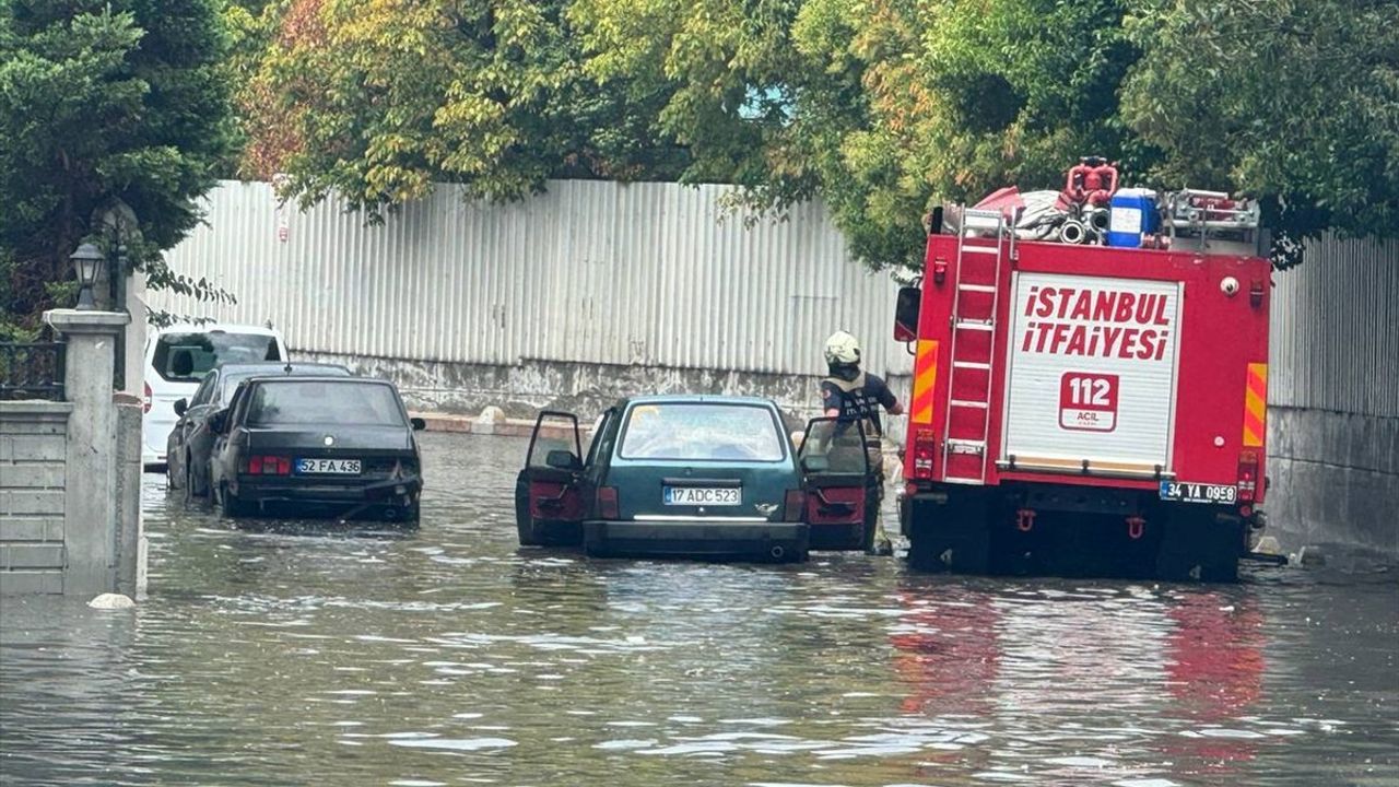 İstanbul'da Kuvvetli Yağışlar Sürüyor