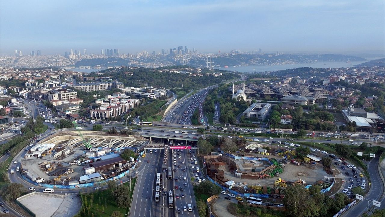 İstanbul'da Trafik Yoğunluğu Artıyor