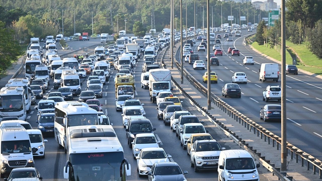 İstanbul Trafik Raporu: Yoğunluk Artıyor