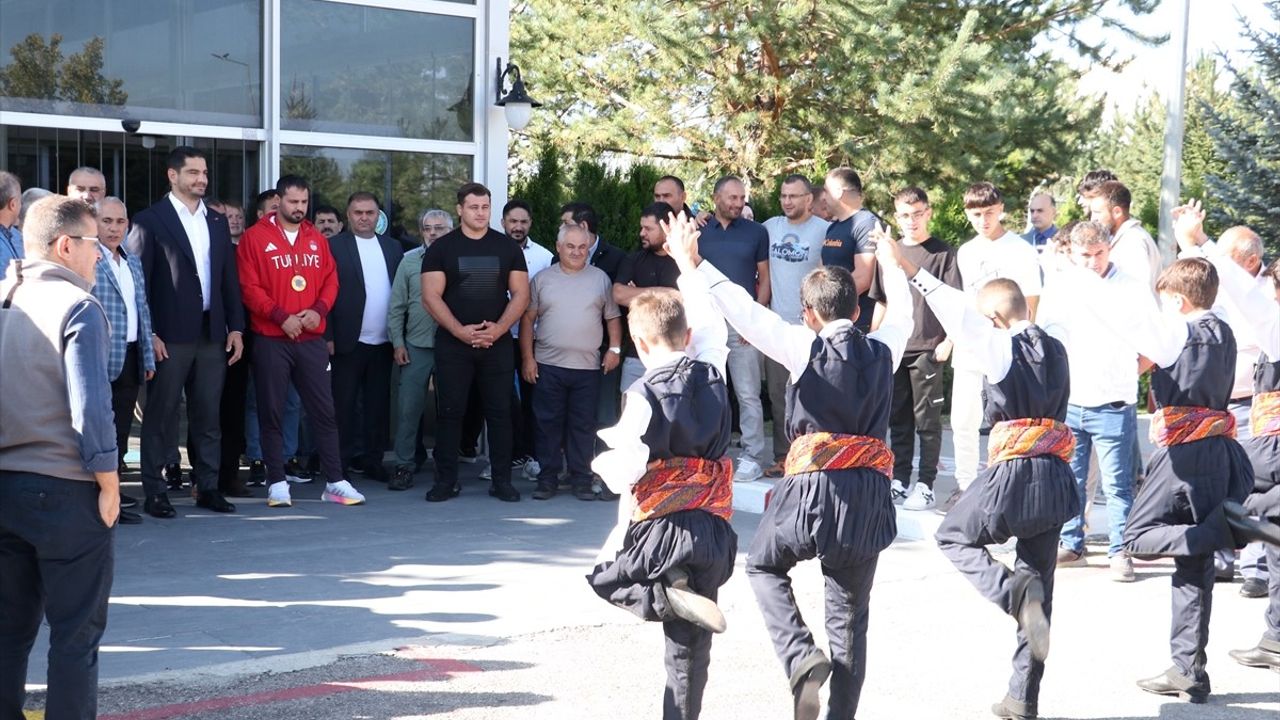 Judocu İbrahim Bölükbaşı Altın Madalyası İle Erzurum'a Döndü