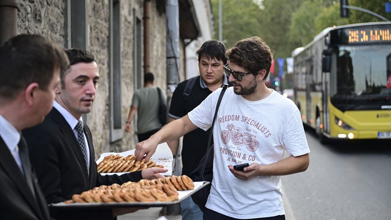 Kandil Simidi İkramı Dolmabahçe Ofisi'nde