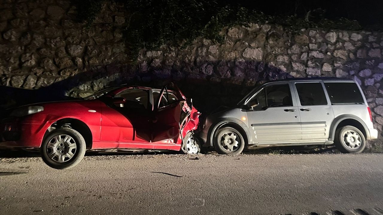 Karabük'te Trafik Kazası: 1 Ölü, 3 Yaralı