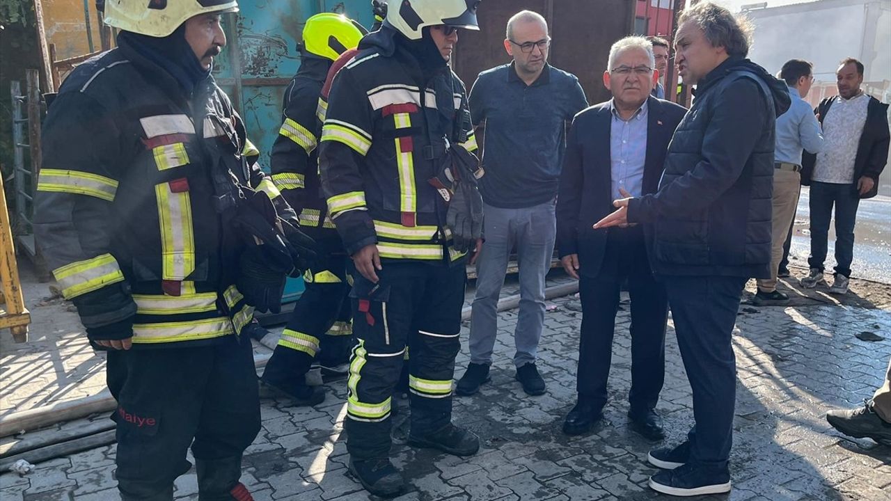 Kayseri'de Keçe Fabrikasında Yangın