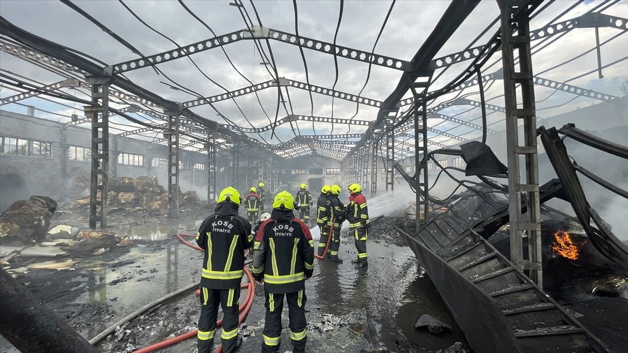 Kayseri'de Sünger Fabrikasında Yangın Kontrol Altına Alındı