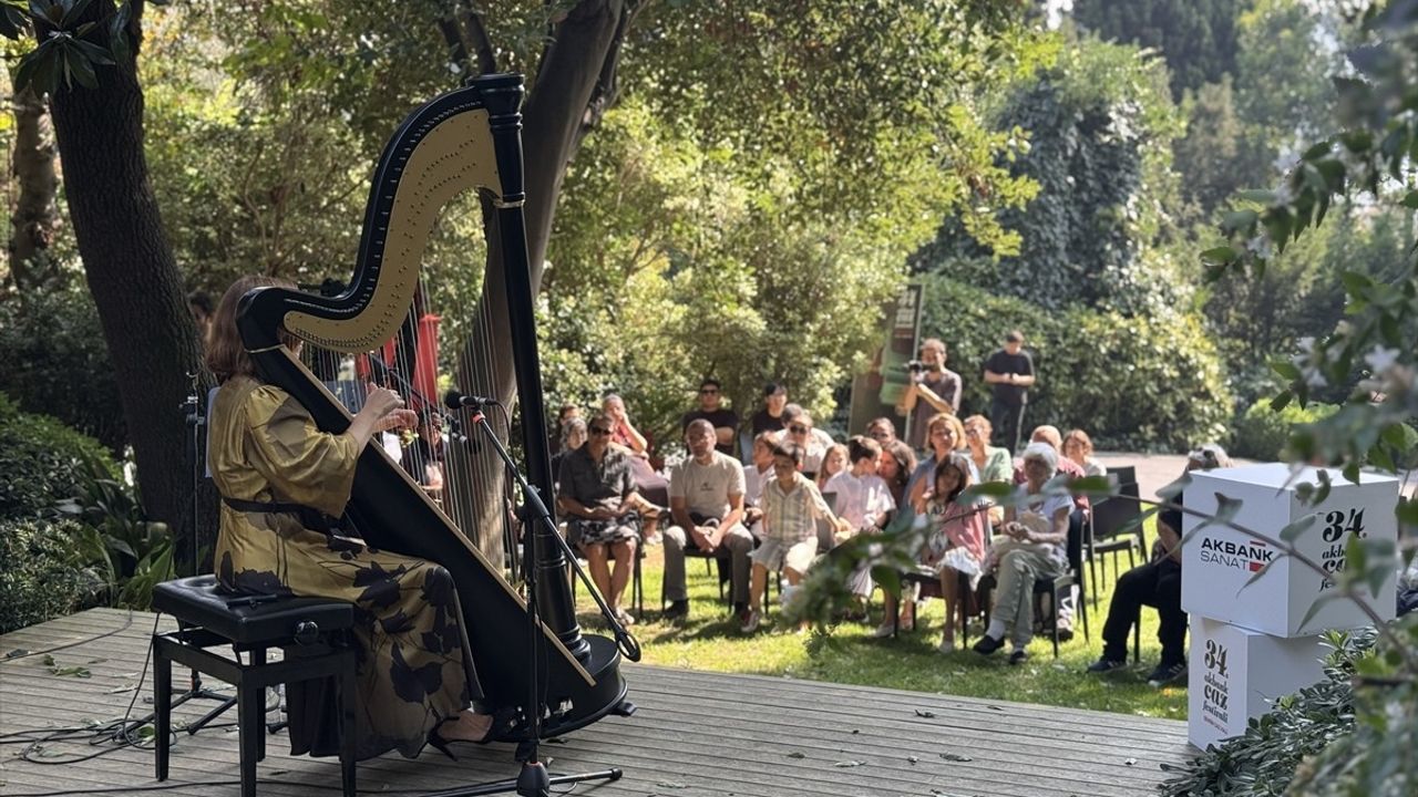 Meriç Dönük Sakıp Sabancı Müzesi'nde Unutulmaz Bir Konser Verdi