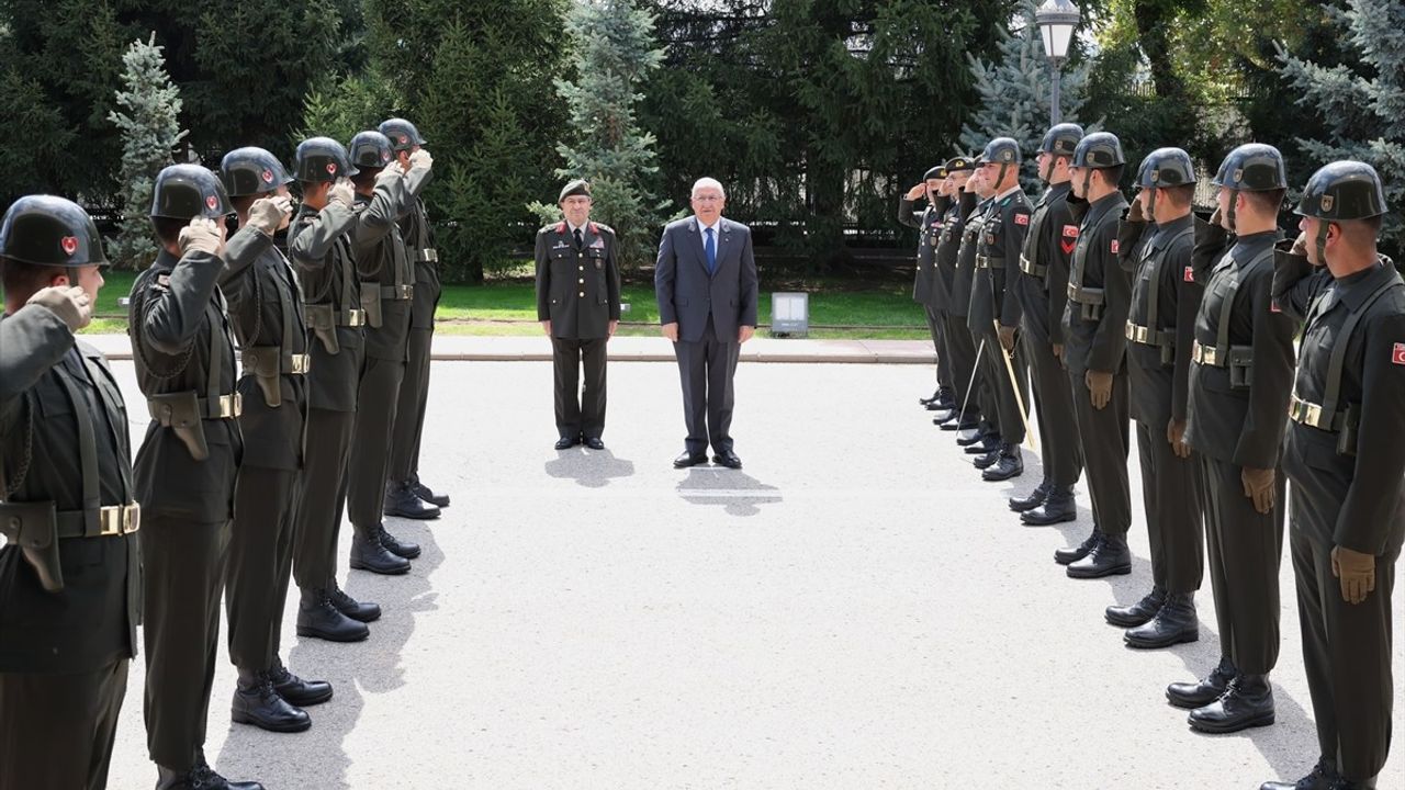 Milli Savunma Bakanı Güler, Kara Kuvvetleri Komutanlığı'nda Denetim Gerçekleştirdi