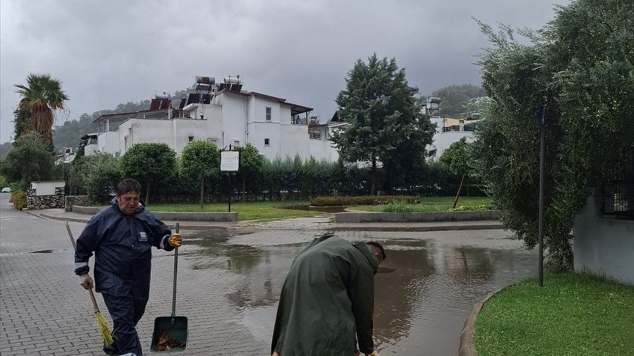 Muğla'da Sağanak Yağış Hayatı Olumsuz Etkiledi