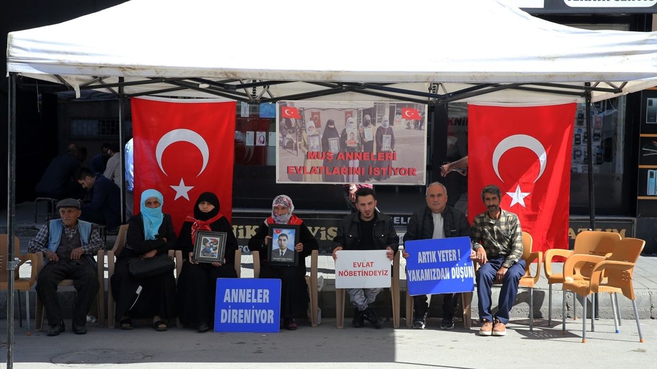 Muş'ta Aileler Terör Mağduru Çocuklar İçin Eylemde