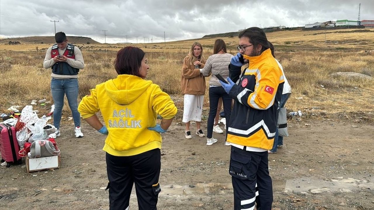 Nevşehir'de Turist Taşıyan Minibüs Devrildi, 18 Yaralı