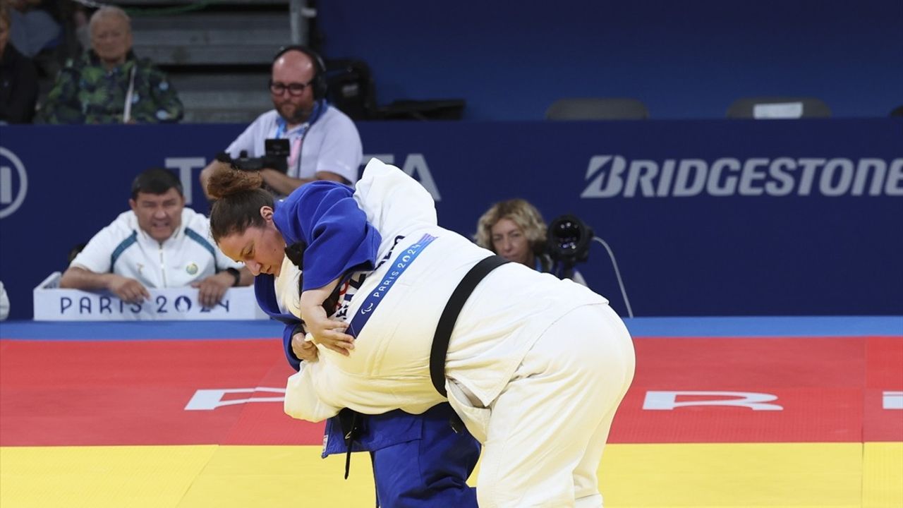 Paris 2024 Paralimpik Oyunları'nda Nazan Akın Güneş'ten Bronz Madalya