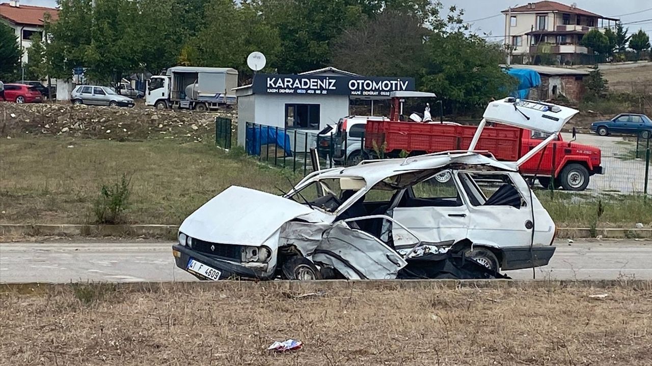 Sakarya'da Trafik Kazası: 1 Ölü, 1 Yaralı