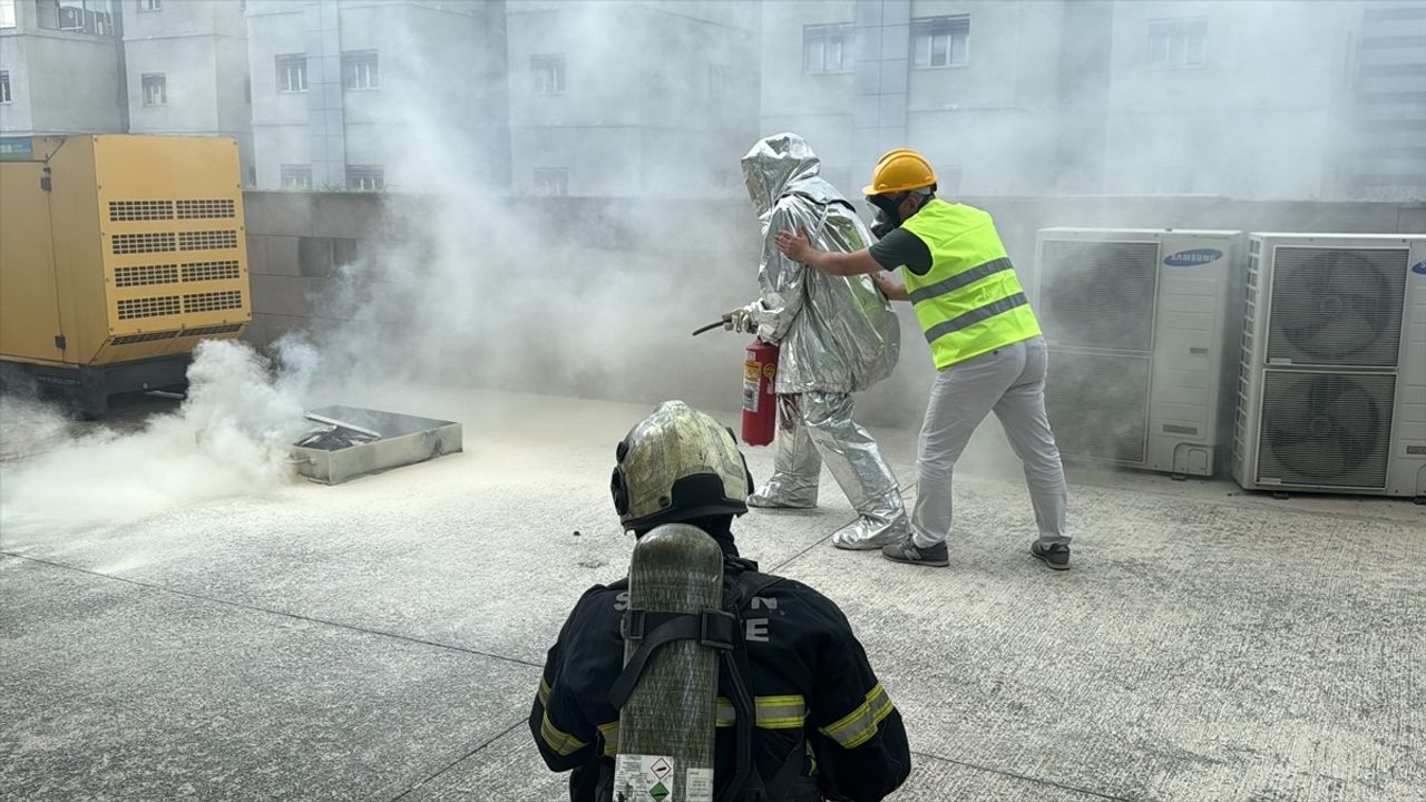 Samsun'daki Deprem Tatbikatında Gerçeği Aratmayan Senaryolar