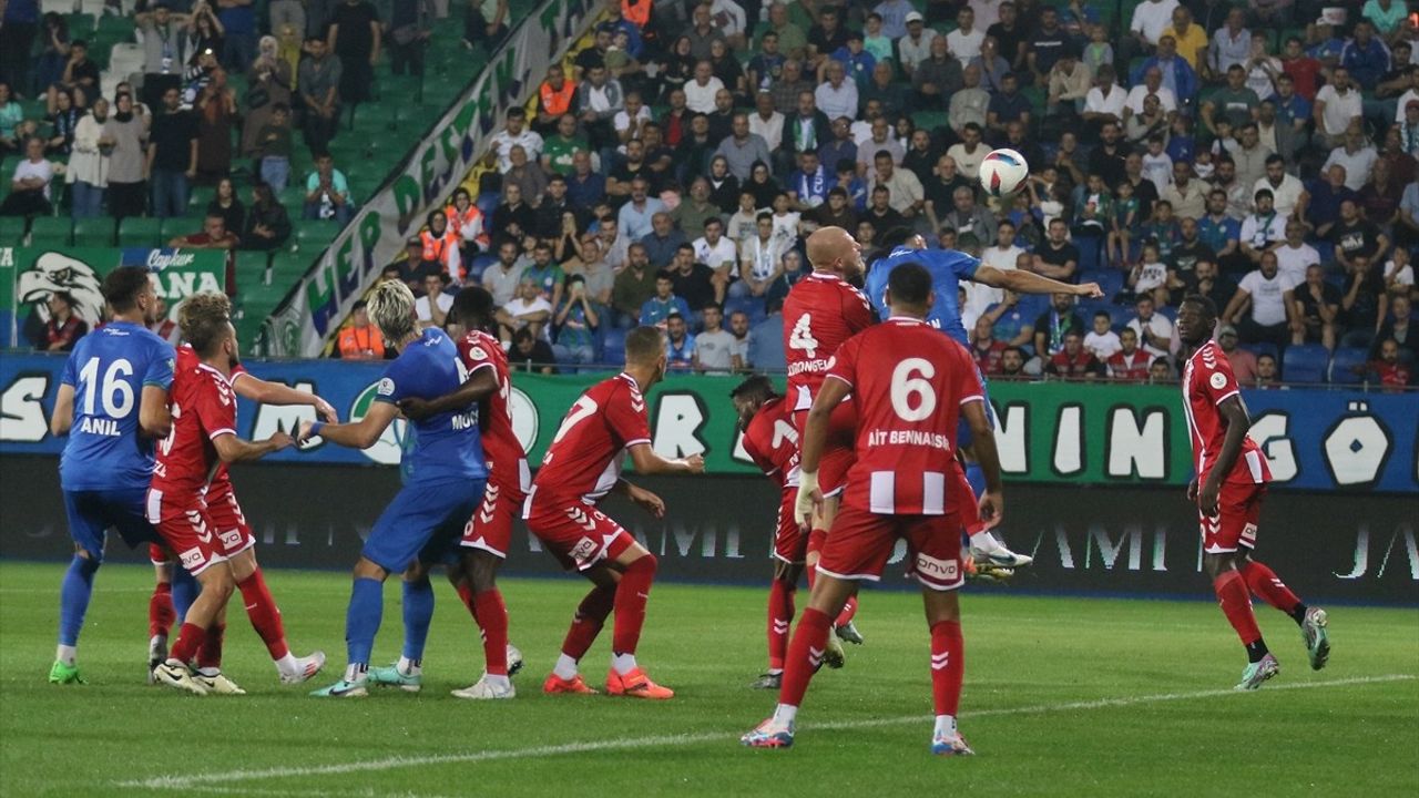 Samsunspor, Çaykur Rizespor'u Deplasmanda Yendi