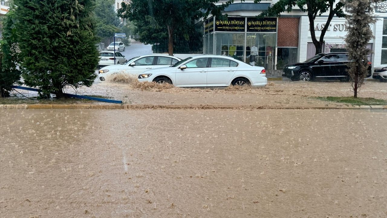 Şanlıurfa'da Etkili Sağanak Yağışlar